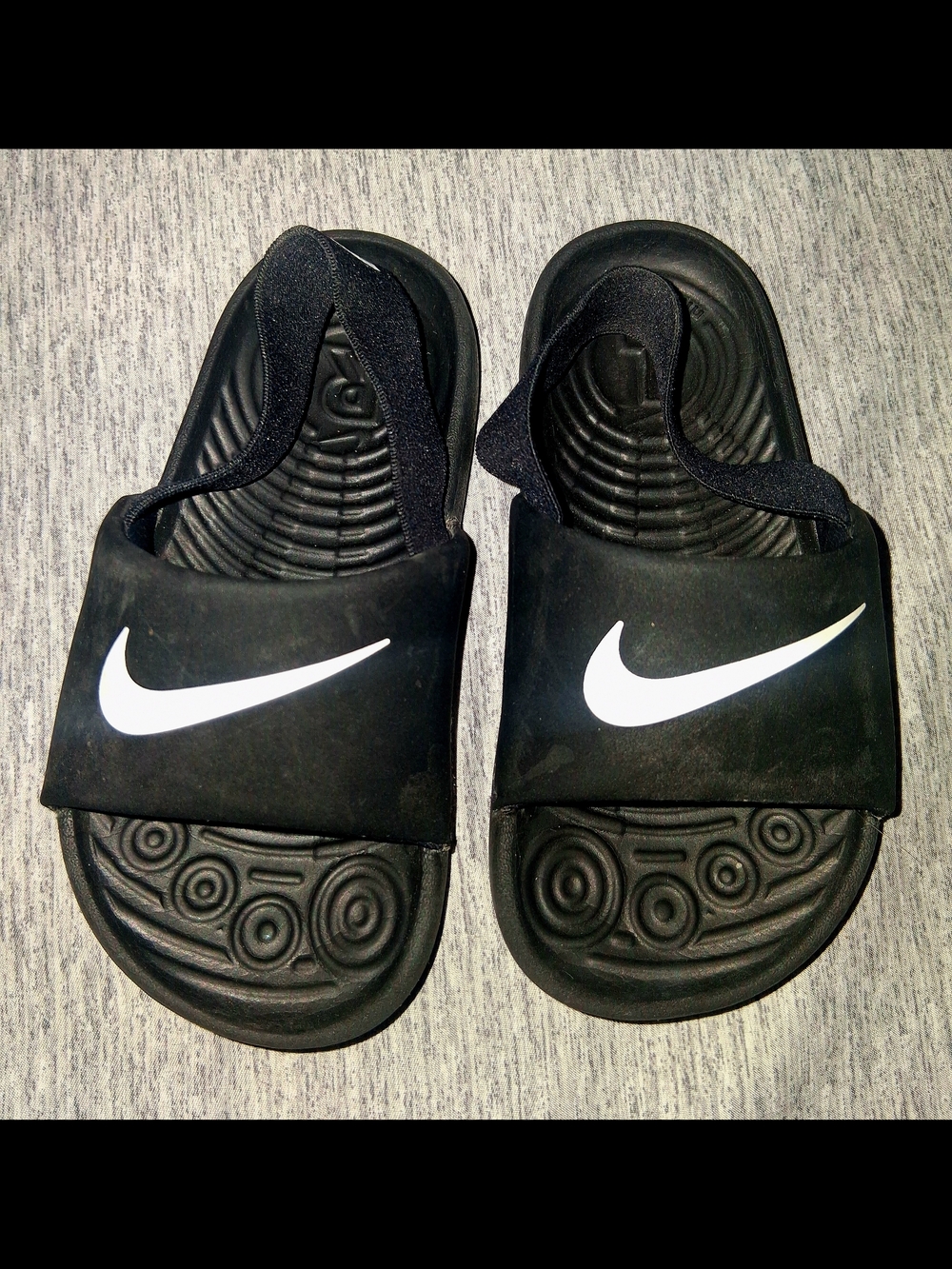 Nike Black Kids' Slide Sandals with White Swoosh Sz 7